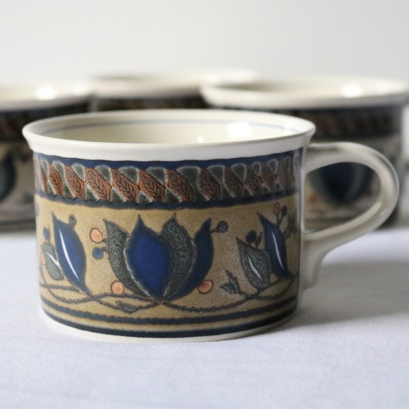 MIKASA Set of 4 Intaglio Arabella Coffee Tea Mugs Brown Blue Flower Ceramic - Picture 2 of 8